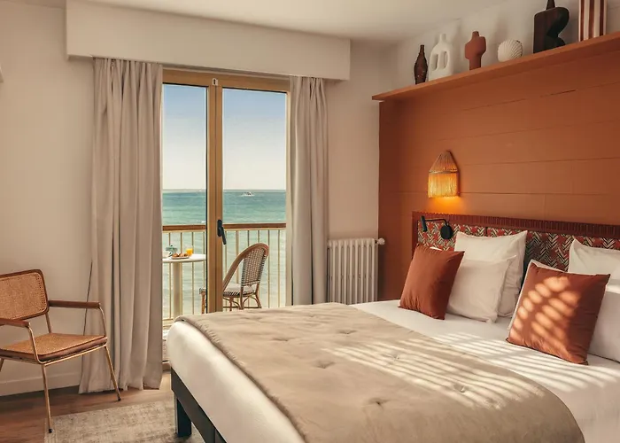 Hôtel Les Brises - Réouverture Eté 2026 La Rochelle 